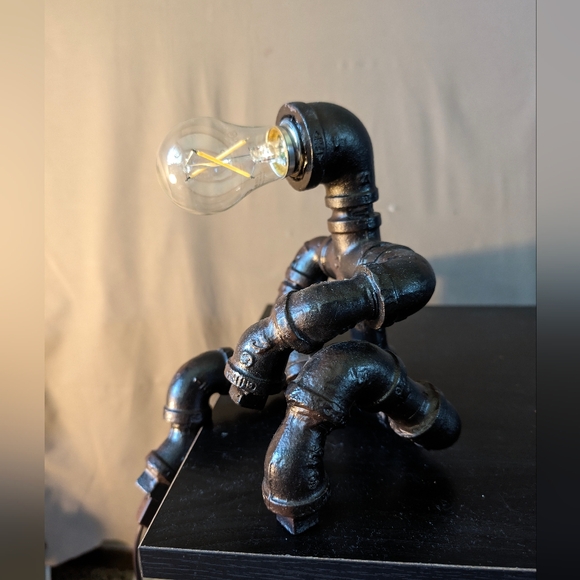 The Companion Industrial Iron Pipe Person Robot Lamp & Vintage Bulb - Picture 4 of 8